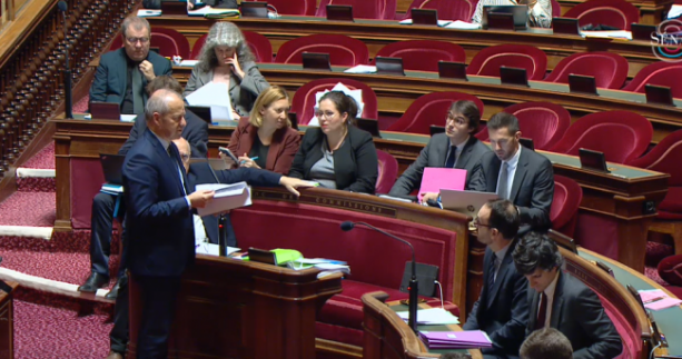 Le Sénat vote un nouveau calendrier de la facture électronique