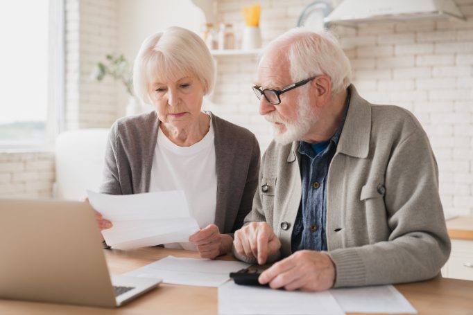 Cession des titres d’une société par un couple marié : comment bénéficier de l’abattement retraite ?