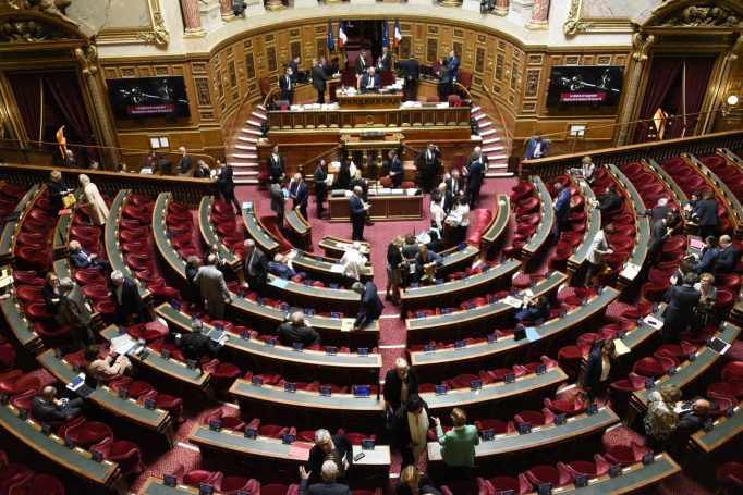 Les sénateurs amendent en commission le projet de loi de simplification de la vie économique